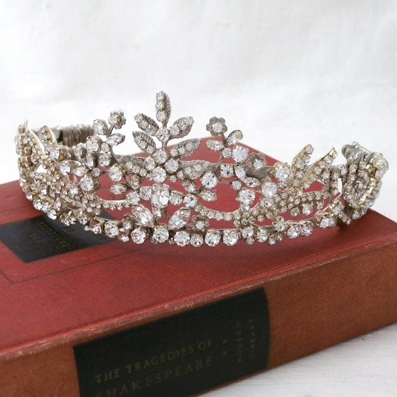 Erin Cole Designs Bridal Tiara. Classic Bridal Tiara, Queen 4 the Day. NWT main image 4